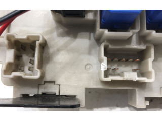 Pojistková skříňka Nissan Altima 2005