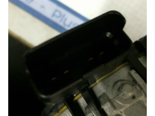 Моторчик дворников     Peugeot 2008 I