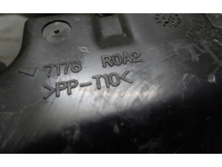 Pojistková skříňka 8266252301, 7178R0A2 Toyota Yaris 2009