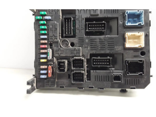   Pojistková skříňka B00T281208364   Fiat Punto (176) 