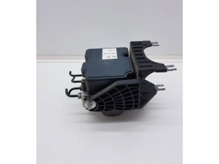 Jednotka ABS A0004313900   Mercedes-Benz GLA W156 2017