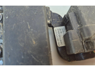 Блок предохранителей 5J0937548 Skoda Fabia Mk2 (5J)