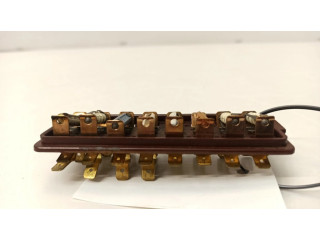 Pojistková skříňka 481937037 Volkswagen K70 1973