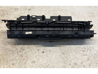 Přístrojová deska Toyota Prius (XW30) 2012 8380047A40