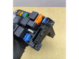 Pojistková skříňka 2115454401, 00003248A42 Mercedes-Benz CLS C219 2005