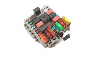 Блок предохранителей 46809993, 46520429 Fiat Albea