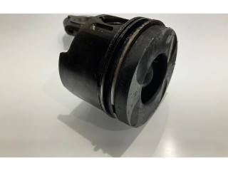 Píst Mercedes-Benz E W211 648.961