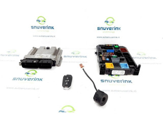 Блок управления двигателя 9819851280, 0281032456   Peugeot Expert