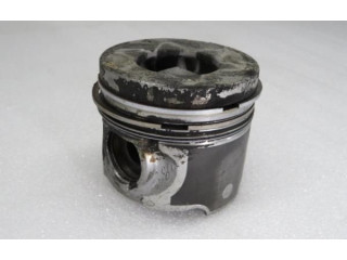  Поршень  5575GG, K9KM768  Renault Clio III  