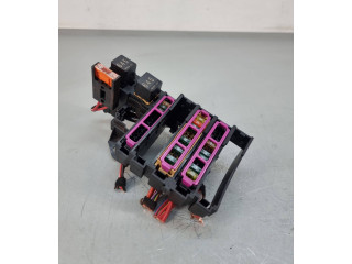 Блок предохранителей Audi Q5 SQ5