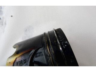 Píst 11258580699 BMW 5 F10 F11