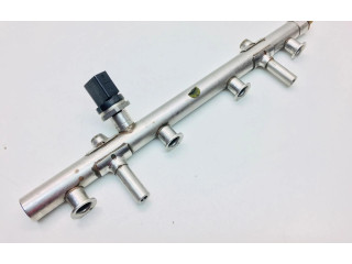 Топливная рампа 06K133317C   Audi A5 8T 8F  