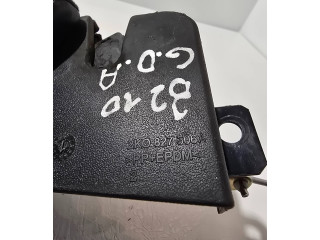 Zámek zadních dveří 2K0827506A Volkswagen Caddy 2006