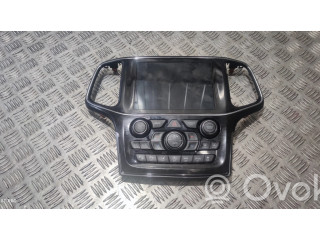 Дисплей    68388670   Jeep Grand Cherokee