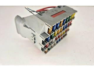 Блок предохранителей  9162439   Volvo V70    