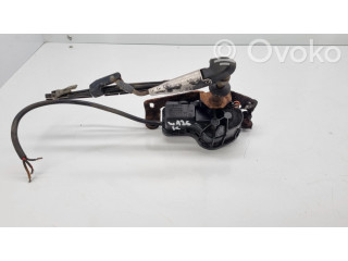 Моторчик стеклоочистителя 1268200342 Mercedes-Benz S W126