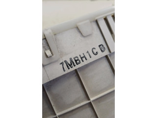 Přístrojová deska Mazda 323 F 2001 7MBH1CB