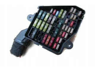 Блок предохранителей     Audi A8 S8 D3 4E    