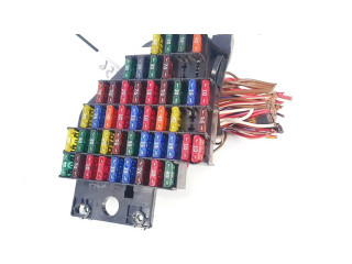 Блок предохранителей 4200572 Saab 9-5