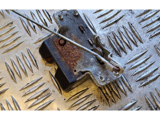 Zámek zadních dveří Opel Zafira A 2003