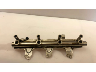 Vstřikovací lišta 06J133317J   Audi A4 S4 B8 8K  pro benzínový motor 2.0 CAE 