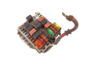 Блок предохранителей 46809993, 46520429 Fiat Albea