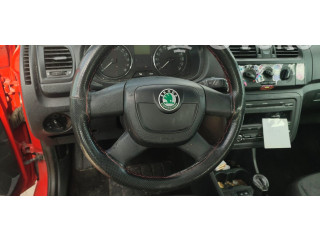 Подушка безопасности водителя    Skoda Fabia Mk2 (5J)