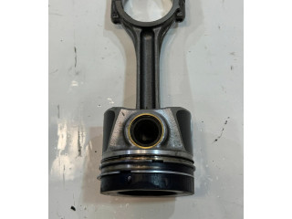 Píst DEU Audi A4 S4 B9 8W