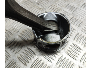  Поршень D 4204 T14 31430898, 31375187  Volvo V60  