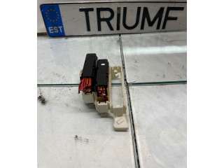 Pojistková skříňka Audi A8 S8 D4 4H 2010