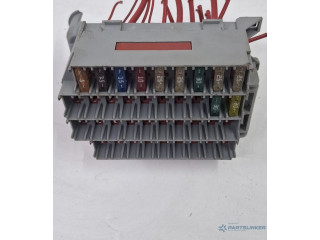 Блок предохранителей 9162439 Volvo S60