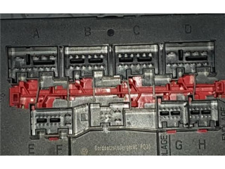   Pojistková skříňka 1K0937049S   Volkswagen Caddy 2004