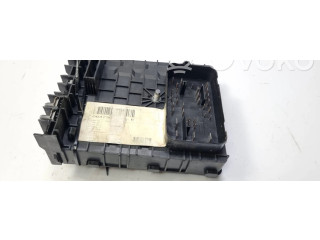 Блок предохранителей     Volkswagen Touran I    