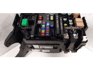 Блок предохранителей 91201J7670 KIA Ceed