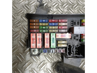 Блок предохранителей    Mercedes-Benz R W251    