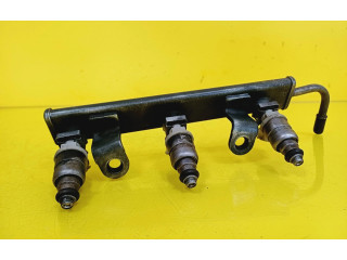 Топливная рампа MR988977   Mitsubishi Colt  