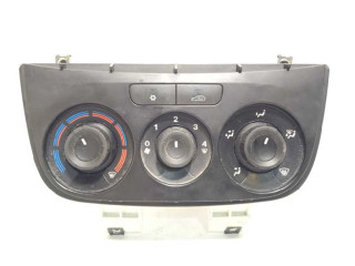 Модуль блока управления кондиционером 735498657 Opel Combo D