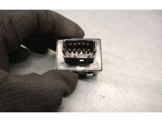 Pojistková skříňka 8198060130, 8198160010 Toyota Land Cruiser (J200) 2015