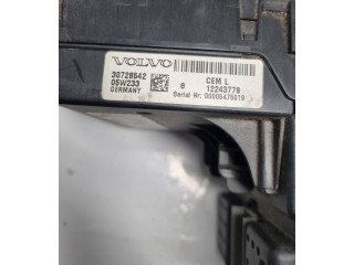 Блок предохранителей 30728542, 00005475519 Volvo S80
