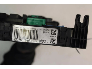 Блок предохранителей    Peugeot 2008 I    