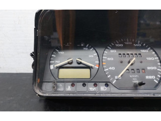 Панель приборов 81117657   Volkswagen PASSAT B4       