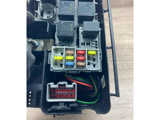 Блок предохранителей 30728132   Volvo XC90    