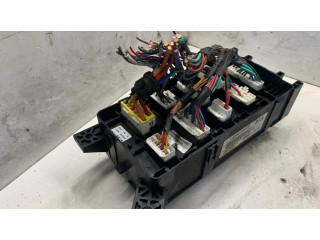 Блок предохранителей 911613E040   KIA Sorento    