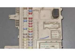 Pojistková skříňka 30728906, 519096408 Volvo V50 2004