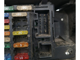 Блок предохранителей 9494210 Volvo V70