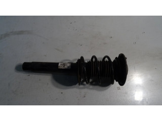 Передний амортизатор с пружиной      