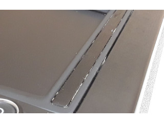 Радио/ проигрыватель CD/DVD / навигация