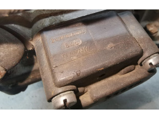 Топливная рампа 0438121070, 026133353D Audi 80 90 B3