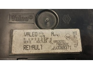 Блок управления климат-контролем 8200069371   Peugeot 307