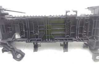 Блок предохранителей A2465400240 Mercedes-Benz A W176